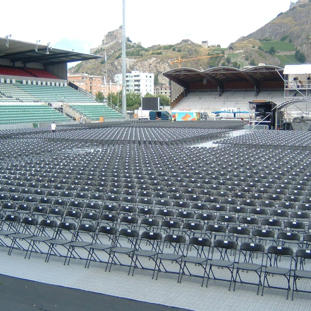 stoelen verhuur evenement rijen stoelen in Zwitserland voor concert Celine Dion